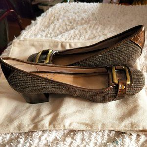 Life Stride brown Tweed bronze accents Shoe  1-1/2" Heel  Size 7  Never Worn